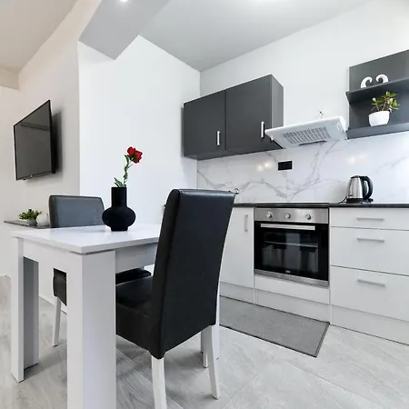 Lusy Lo Apartamento Zadar
