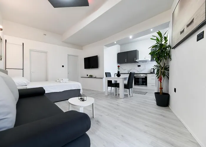 Lusy Lo Apartamento Zadar