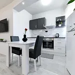 Apartman Lusy Lo *